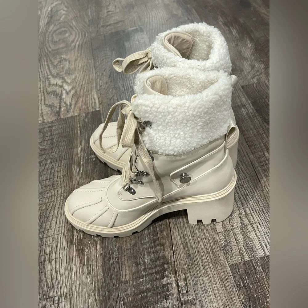 Steve‎ Madden Women's Cream Lace-Up Ankle Boots